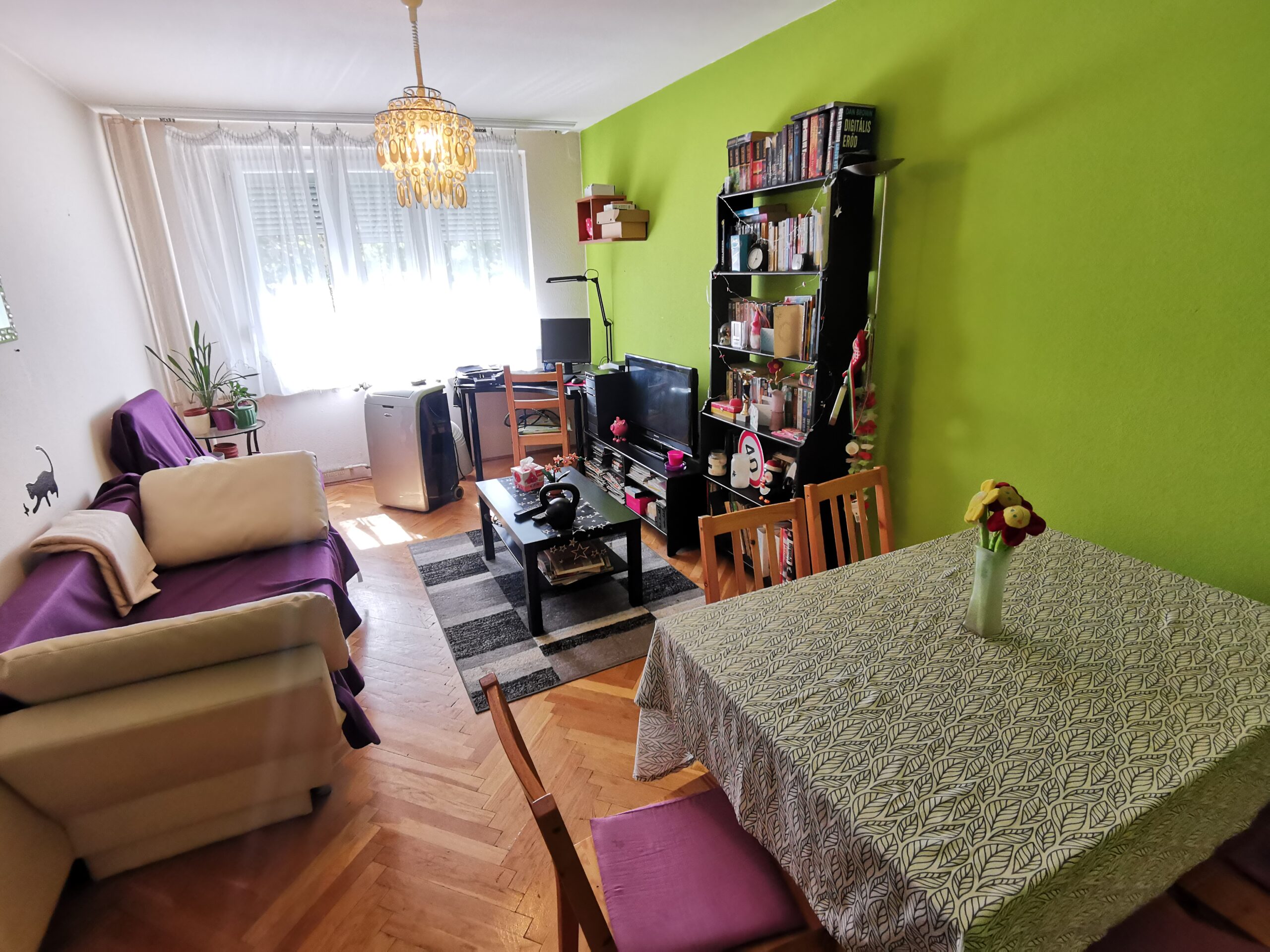 ÚJBUDAI KÉT SZOBÁS LAKÁS
