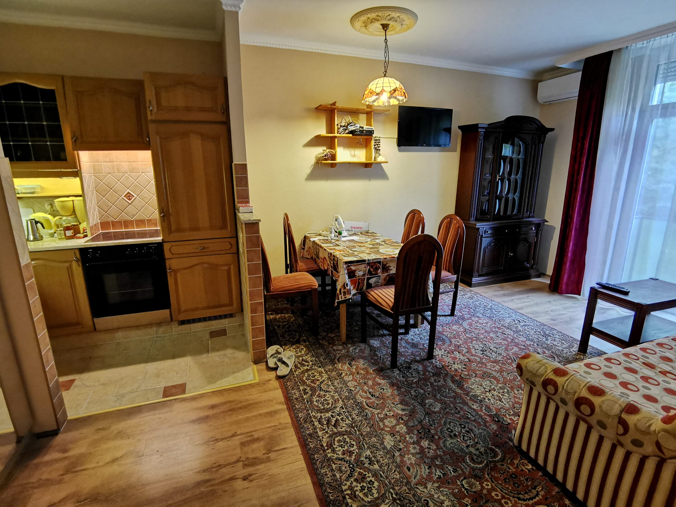 Egyetem melletti felújított 1+2 szobás lakás