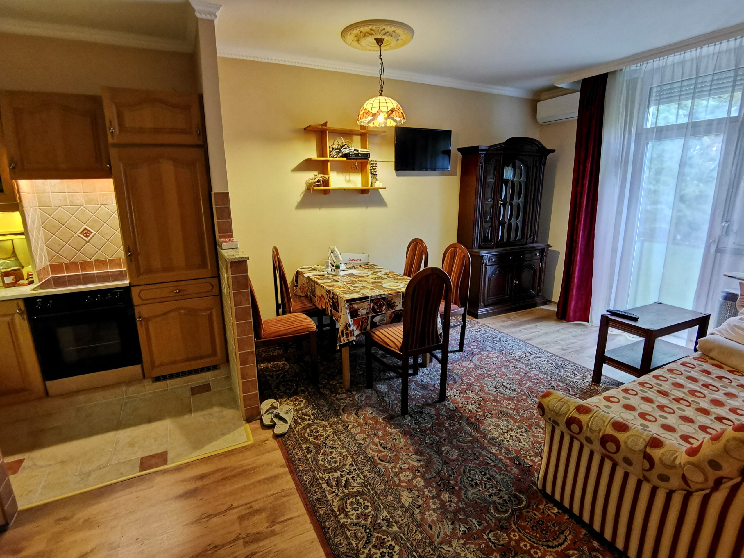 Egyetem melletti felújított 1+2 szobás lakás