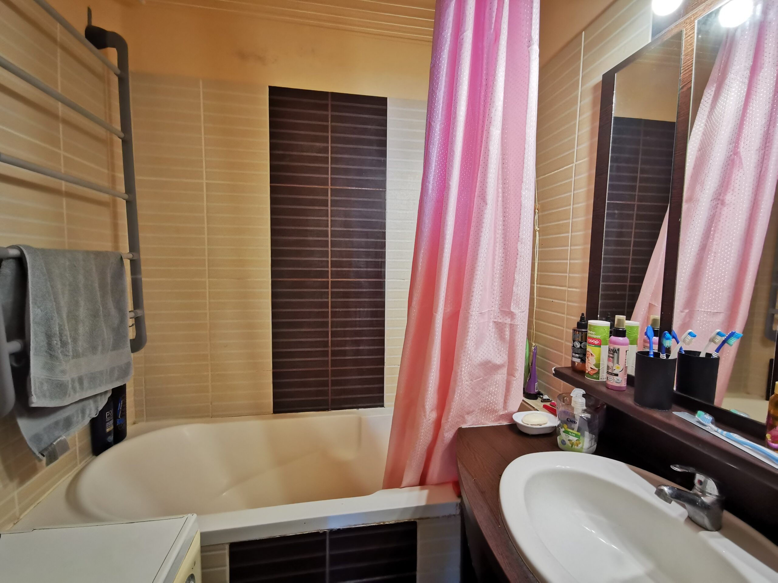 Rókusi 3 szobás panellakás