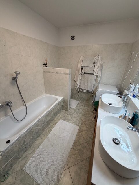 Belvárosi újszerű 3 szobás lakás