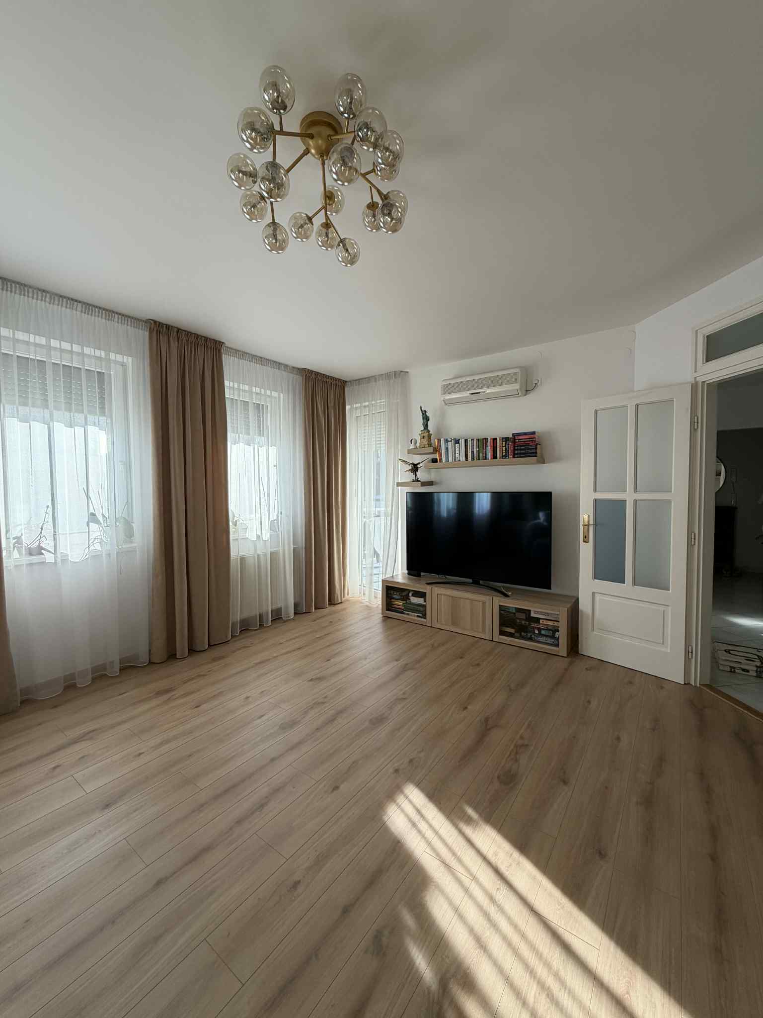 Belvárosi újszerű 3 szobás lakás