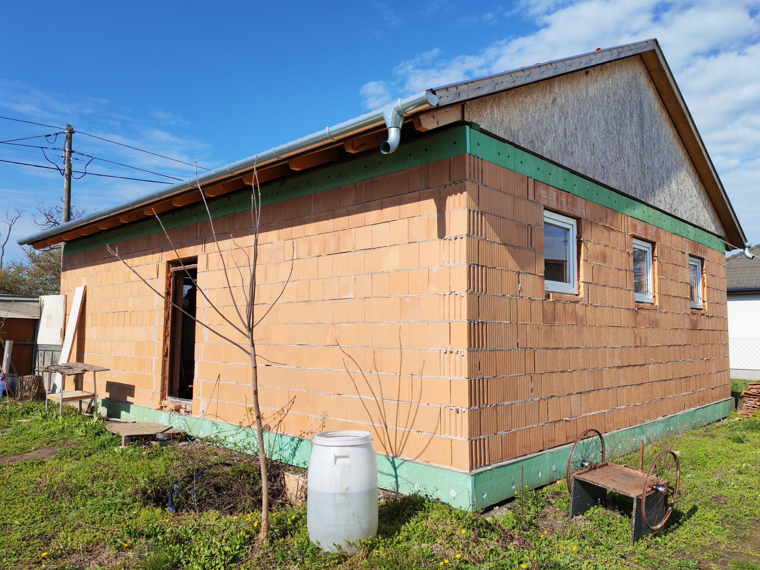 Maroslelei befejezetlen családi ház
