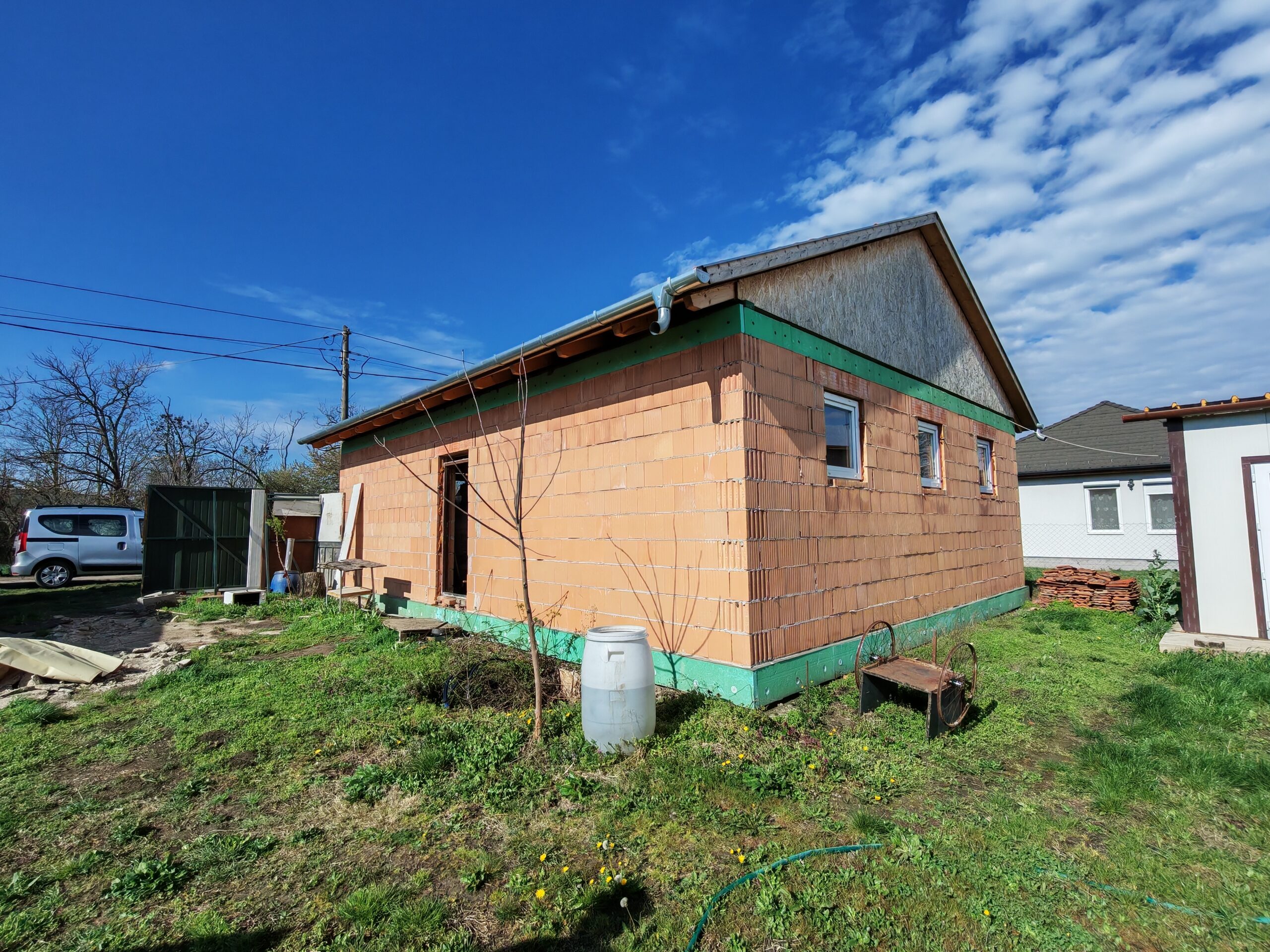 Maroslelei befejezetlen családi ház
