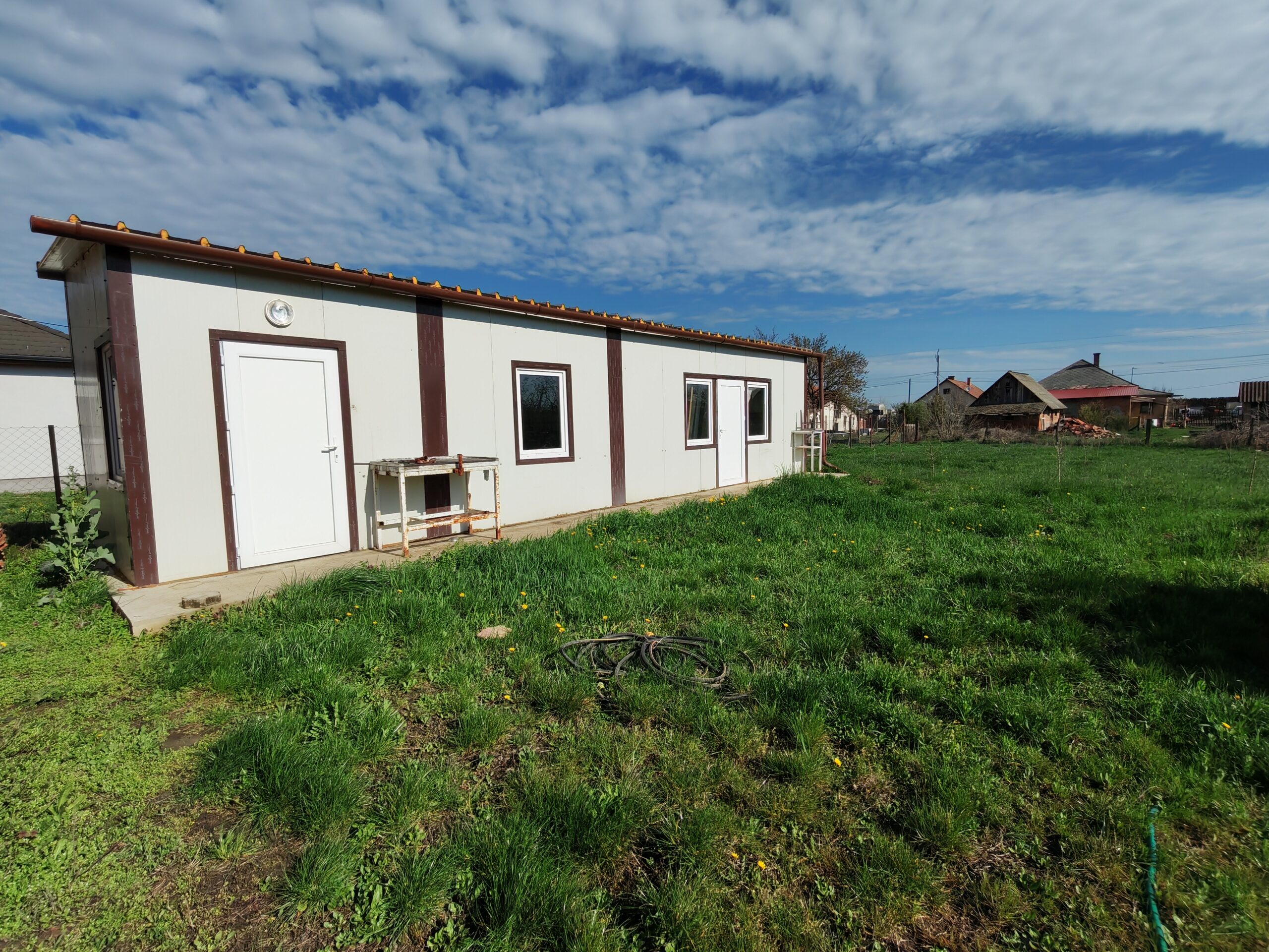 Maroslelei befejezetlen családi ház