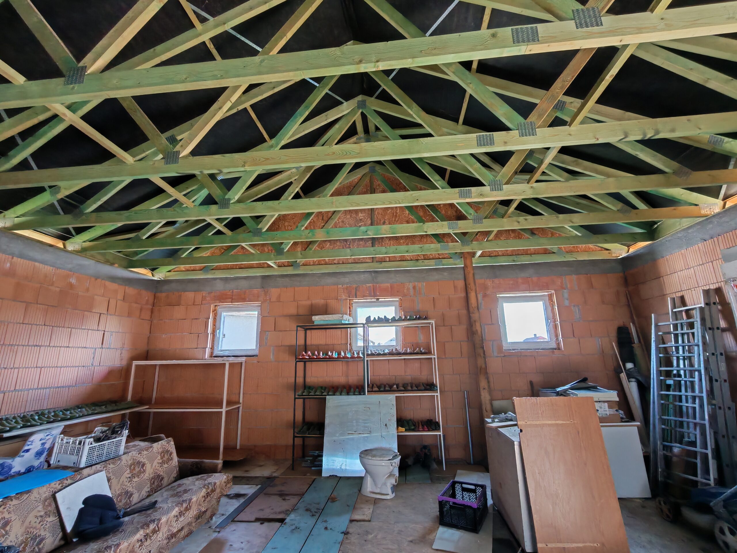 Maroslelei befejezetlen családi ház