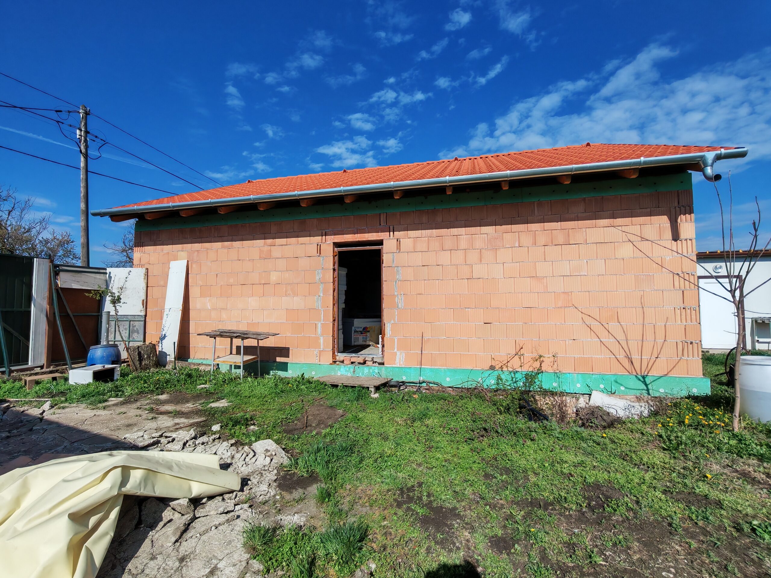 Maroslelei befejezetlen családi ház