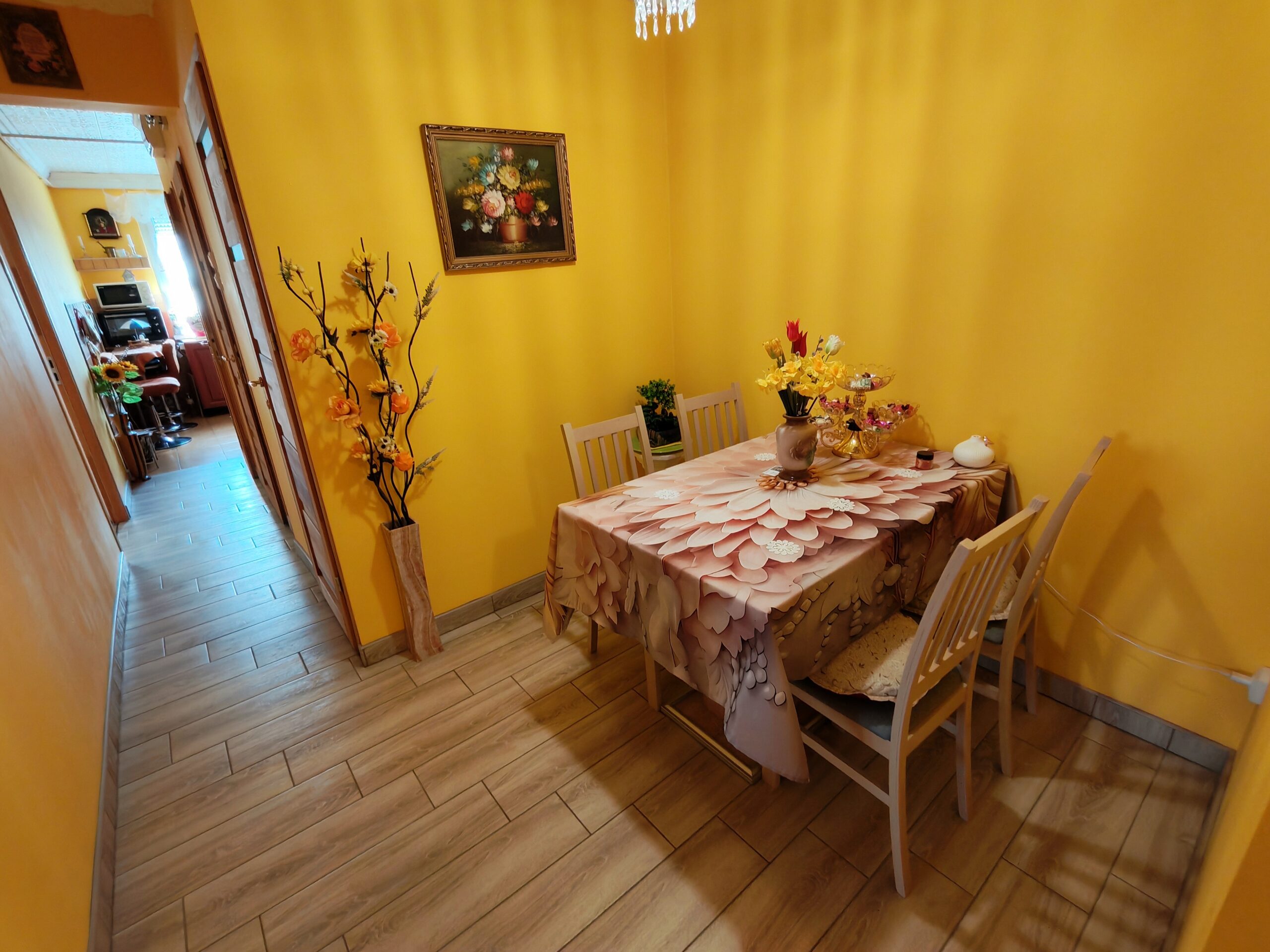 Panorámás panellakás