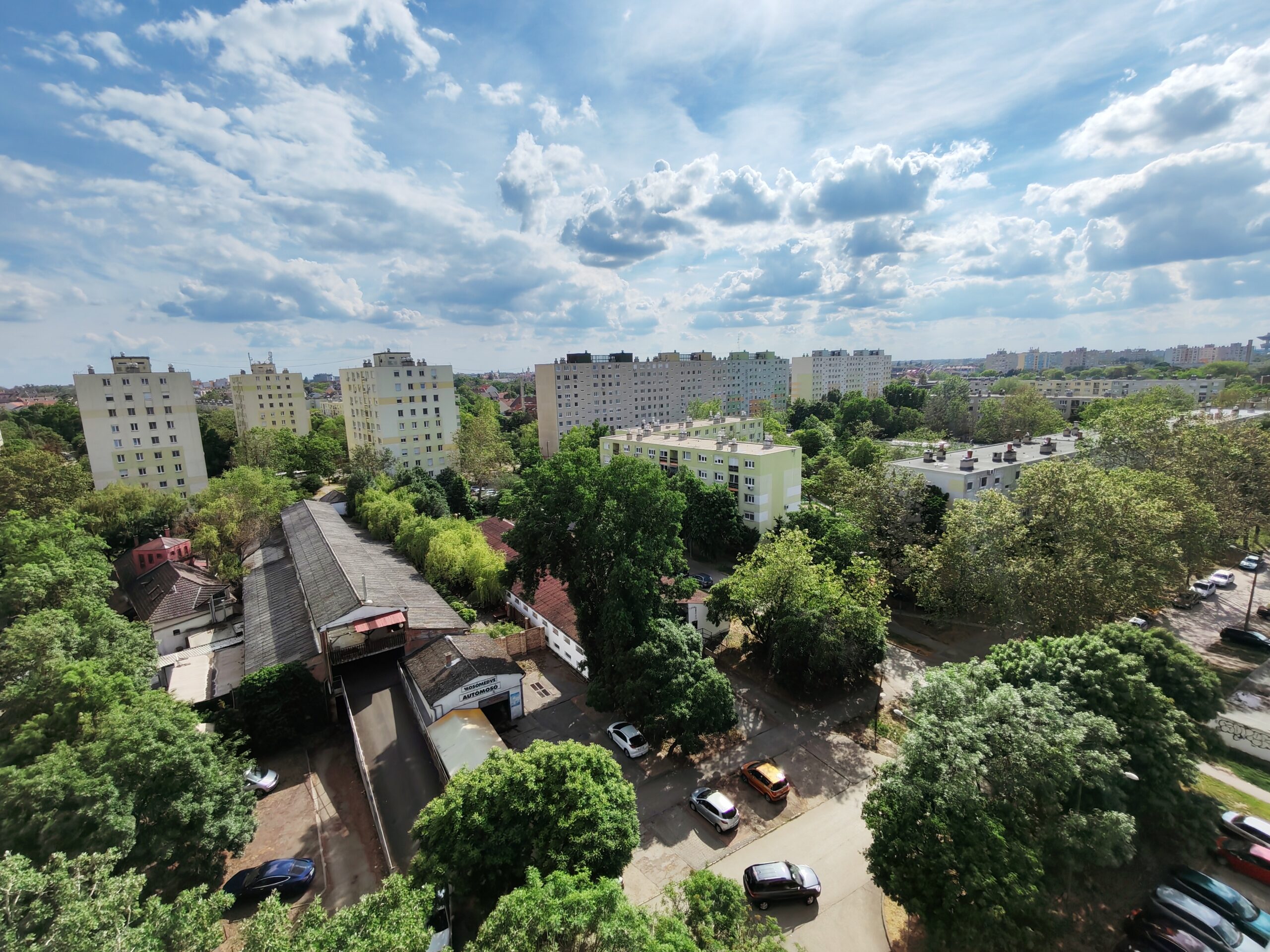 Panorámás panellakás