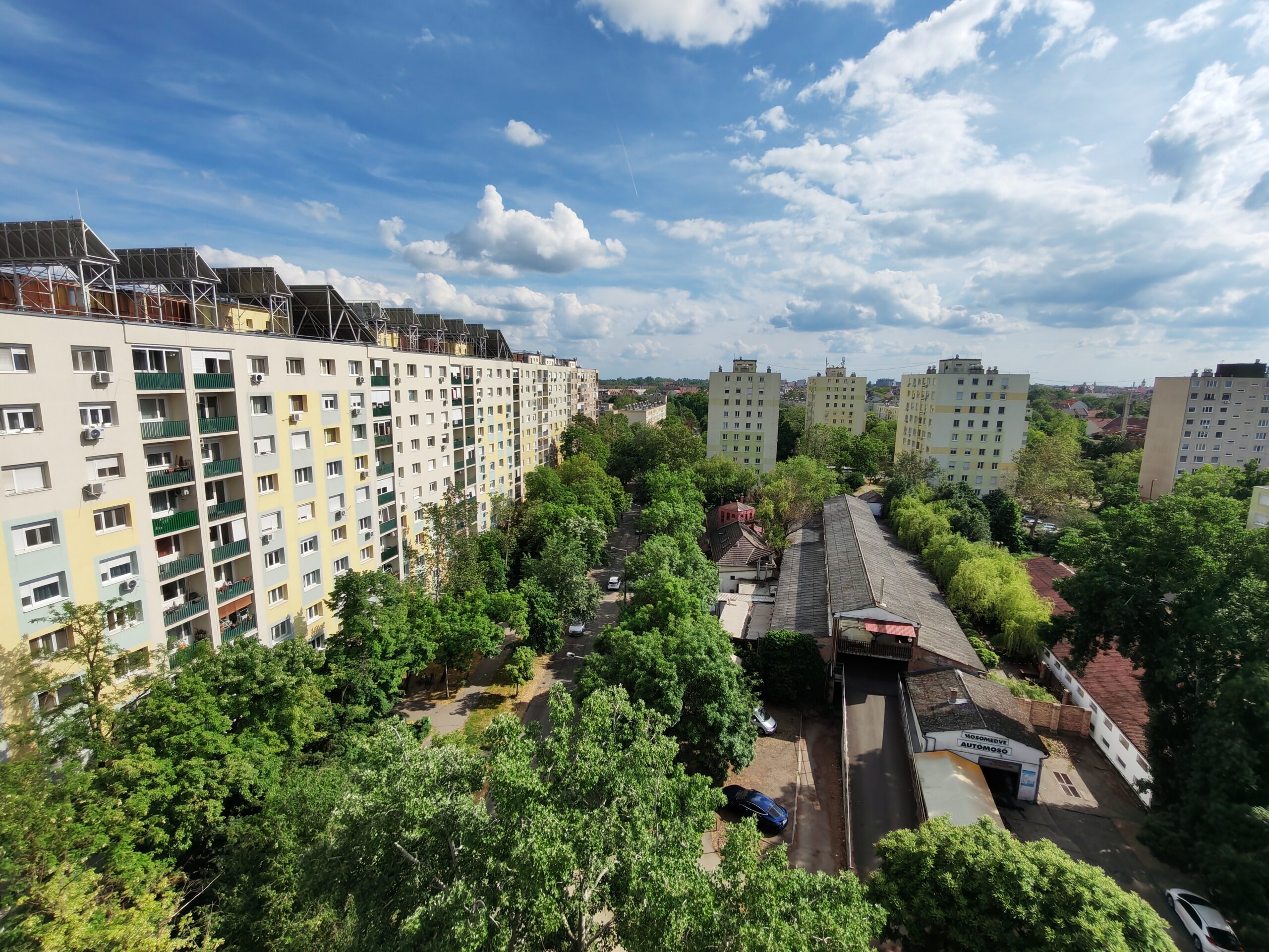 Panorámás panellakás